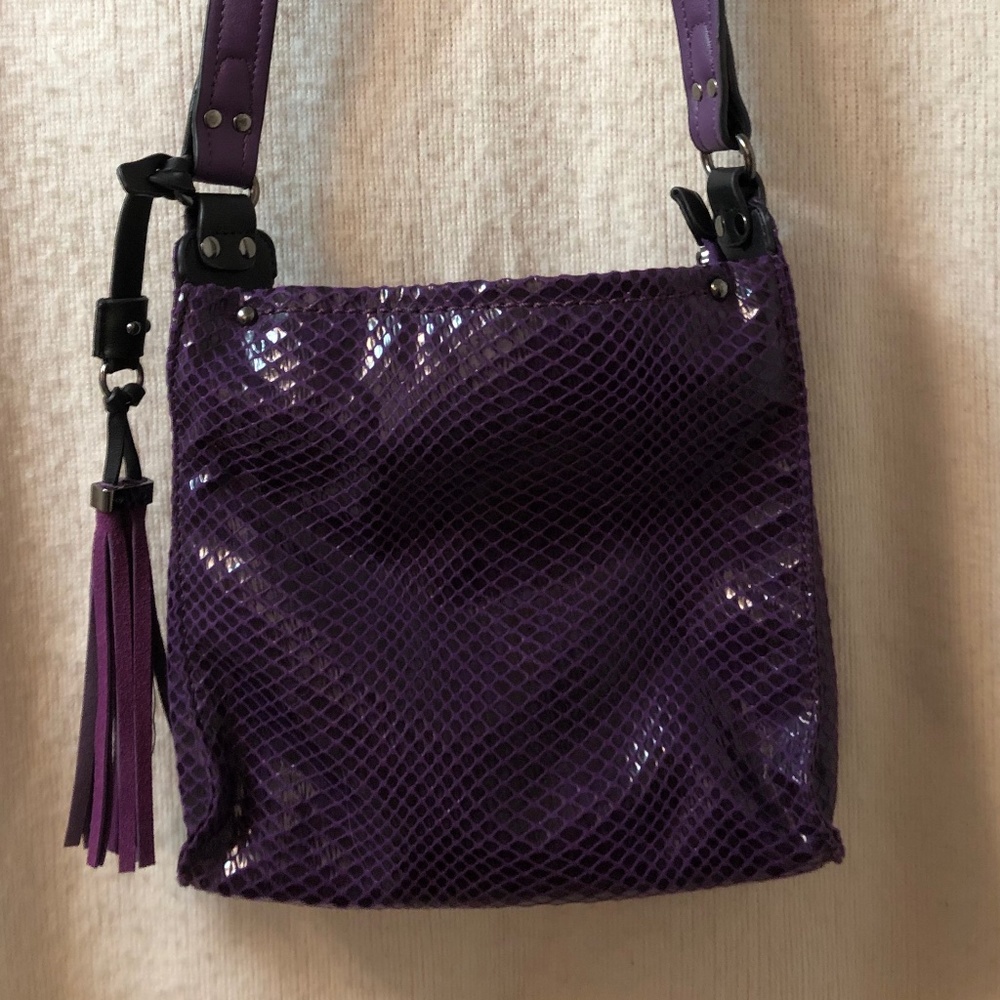 NWOT - Sondra Roberts Embossed Leather Light Weight Bag in purple